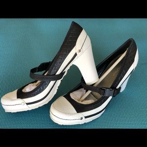 Womens BCBG “Cala” MJ Sneaker Pumps 11M Blk & Wht